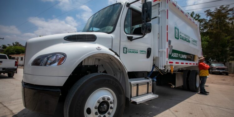 Ayuntamiento de Culiacán pone en operación nuevos camiones de recolección de basura en sindicaturas