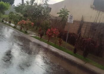 ¡Una refrescante mañana! Se registran lluvias en el puerto de Mazatlán