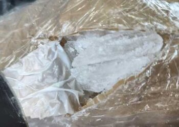 Aseguran envoltorios con “Cristal” ocultos en bolsa de mano en Culiacán