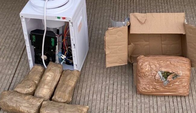 Hasta en dispensador de agua, narcos culichis ocultan mariguana y “cristal”