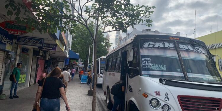 Transportistas piden revalorar retiro de polarizado en unidades por abastecimiento de aires acondicionados