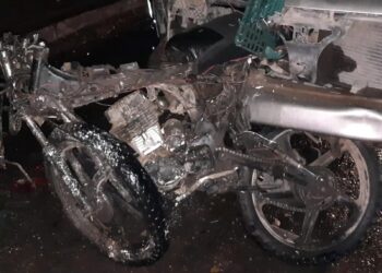 Dos jóvenes resultan heridos durante una carambola de 4 vehículos en Loma de Rodriguera