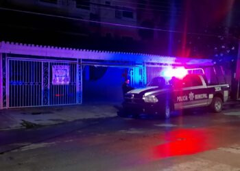 Mujer es atacada a cuchilladas en Villa Universidad; está grave