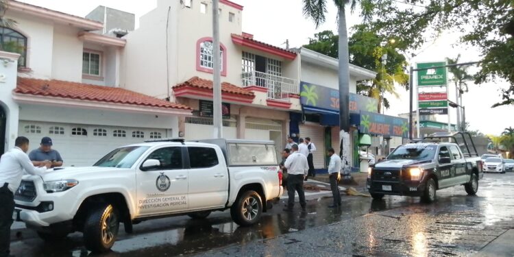 Matan a dos jóvenes al interior de una residencia de la colonia Miguel Hidalgo