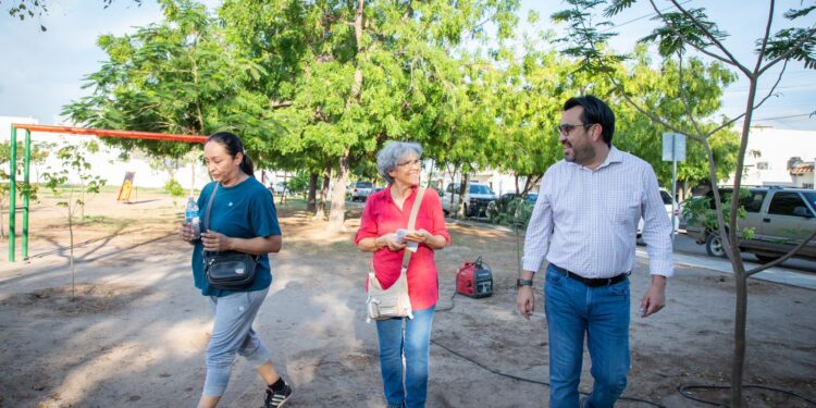Villas del Río tendrá parques en óptimas condiciones, compromete Juan de Dios Gámez