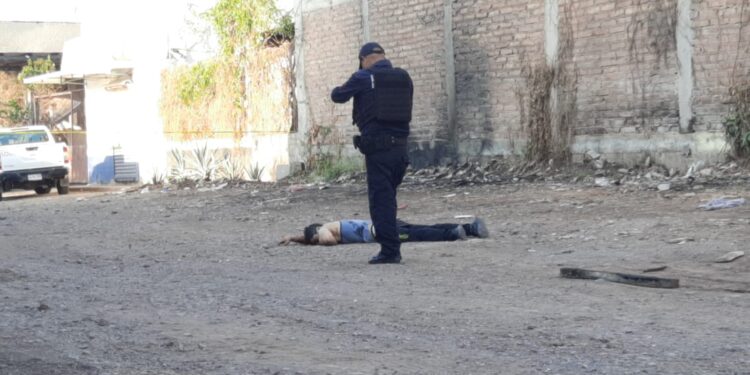 Hallan a un ejecutado a balazos en la colonia La Costerita