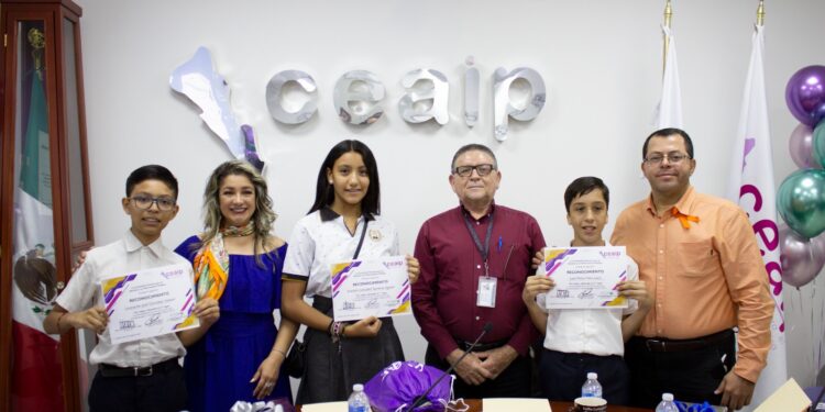Premia CEAIP a niña y niños ganadores en etapa estatal de concurso Comisionada y Comisionado Infantil