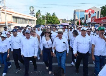 Se suma el doctor Jesús Madueña Molina a la Marcha por la Paz y la Concordia Sinaloa 2023
