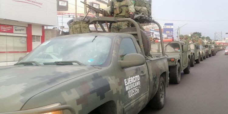 Llegan 300 militares más a Culiacán
