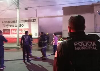 Se queman todos los autos y camionetas que se hallaban en un taller de Las Vegas