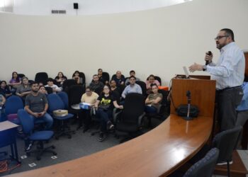 Personal universitario se capacita para la observación de eclipses solares