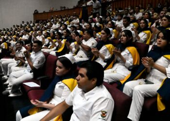 Enalteciendo el nombre de la UAS, se gradúan 625 estudiantes de la Facultad de Enfermería