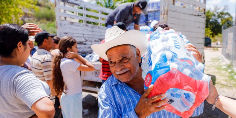 DIF Sinaloa entrega más de 329 mil litros de agua en 166 comunidades de Sinaloa