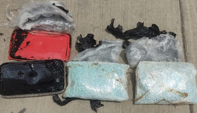 Interceptan en el Aeropuerto Internacional de Culiacán envío de 20 mil pastillas de fentanilo y heroína