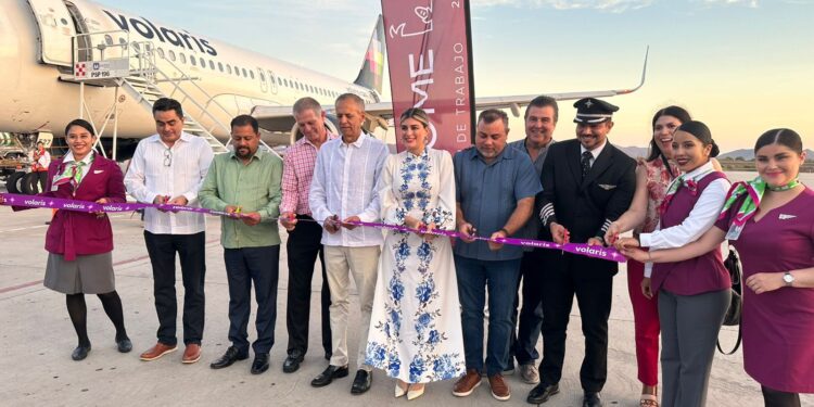 Inaugura Alcalde Gerardo Vargas Landeros vuelo de Los Mochis a Mexicali