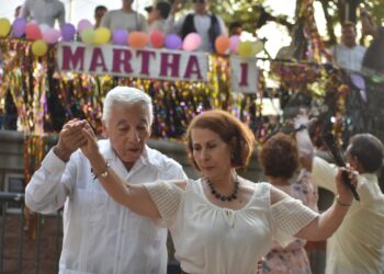 Festejan 23 años de las “Tardes de Danzón” en la plazuela Obregón