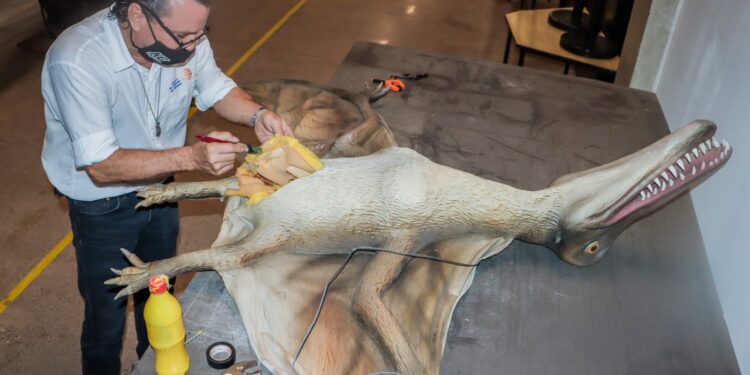 Reciben pago retroactivo de aumento salarial del 8.5 % las y los trabajadores de CONFÍE