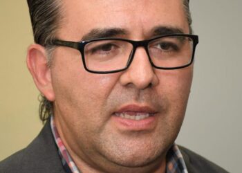 Tribunal Colegiado señala que la UAS sí está legitimada para promover amparo contra la Ley de Educación Superior; desecha recursos de SEPyC y el Congreso