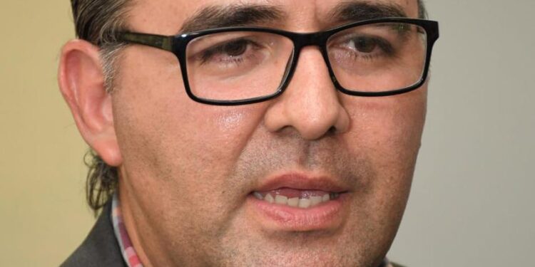 Tribunal Colegiado señala que la UAS sí está legitimada para promover amparo contra la Ley de Educación Superior; desecha recursos de SEPyC y el Congreso