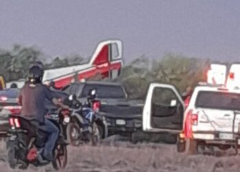 Se desploma avión ultraligero en Navolato; los dos tripulantes resultaron lesionados