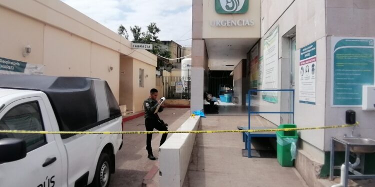 Abandona a un hombre sin vida en el IMSS de Costa Rica