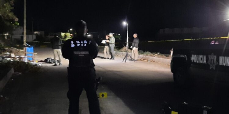 Localizan a un hombre asesinado y “entambado” en Urbi Villas del Cedro