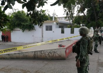 Localizan a un hombre sin vida en un drenaje de la Benito Juárez