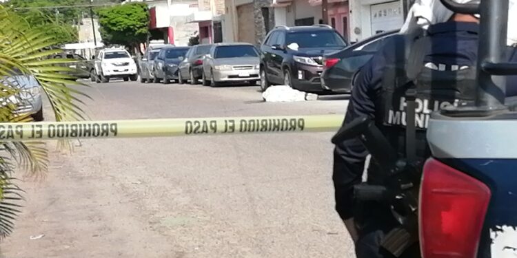 Con una pistola calibre 40 ejecutan a vecino de la Lázaro Cárdenas