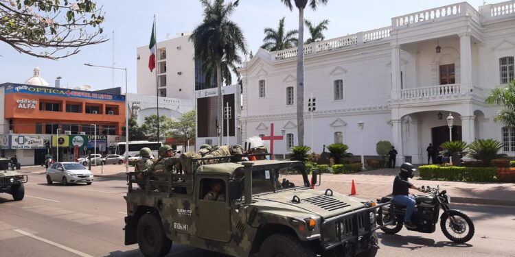 Llegan más militares para detener los homicidios dolosos en Culiacán