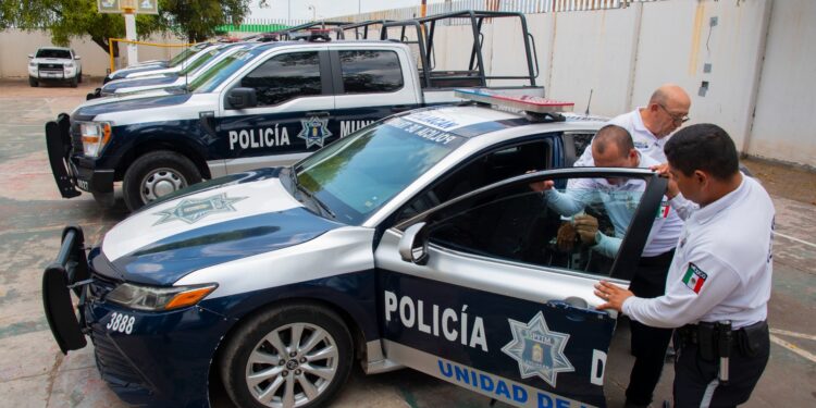 Retiran polarizado a vehículos de la Secretaría de Seguridad Pública y Tránsito Municipal
