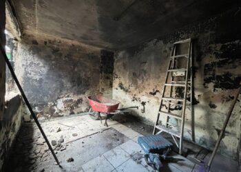 Apoyos DIF Bienestar llegan a familia que tras impacto de un rayo perdió su casa