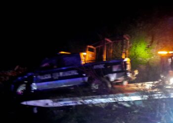 Tránsitos y municipales querían detener al conductor un Razer y se volcaron