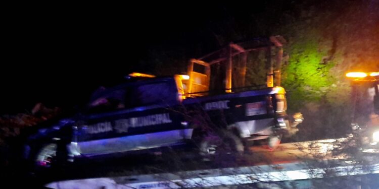 Tránsitos y municipales querían detener al conductor un Razer y se volcaron