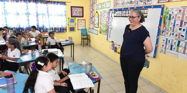 ¿Te condicionaron la entrega de boleta escolar de tu hijo? Presenta una queja ante la Sepyc