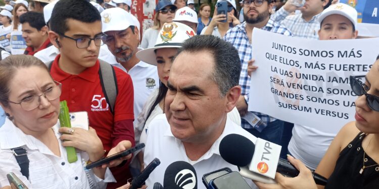 El Rector de la UAS lamentó el actuar del Gobierno por el dron que arrojó billetes en contra de Cuen Ojeda