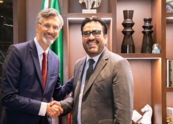 Juan de Dios Gámez invita al embajador francés a participar como país invitado en la segunda edición de la FIL