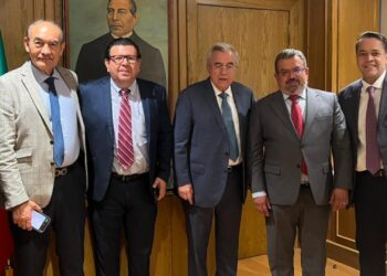 Rocha Moya presenta sus proyectos orientados a detonar el desarrollo y crecimiento de la entidad