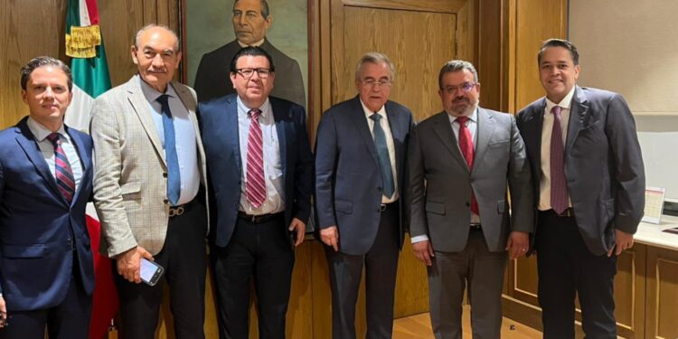 Rocha Moya presenta sus proyectos orientados a detonar el desarrollo y crecimiento de la entidad