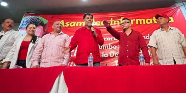 Noroña le toma protesta a Luisito Félix cómo coordinador de afiliación del PT en Ahome