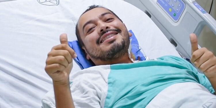 “Me hizo muy feliz”. Israel hoy tiene un nueva oportunidad de vida, su hermana le donó un riñón