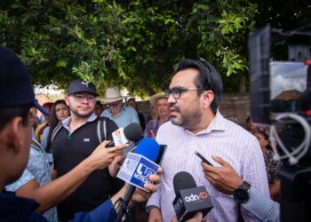 Primeras lluvias dejan socavones y apagones en Culiacán: Juan de Dios Gámez