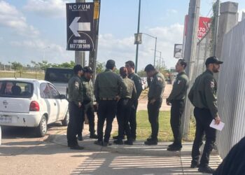 Agentes de la FGE realizan cateo en Torre de Rectoría de la UAS