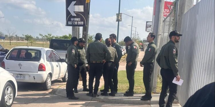 Agentes de la FGE realizan cateo en Torre de Rectoría de la UAS