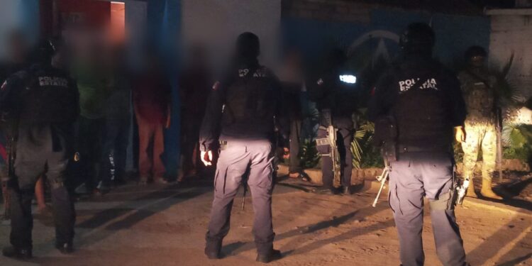 Marinos y Grupo Elite rescatan a 39 personas de otro centro de rehabilitación de Angostura