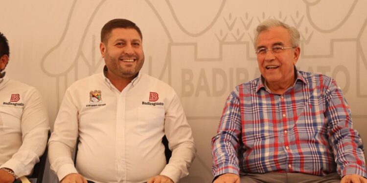 ¡Batequitas ya está iluminada! El Gobernador y Alcalde encienden el nuevo alumbrado público