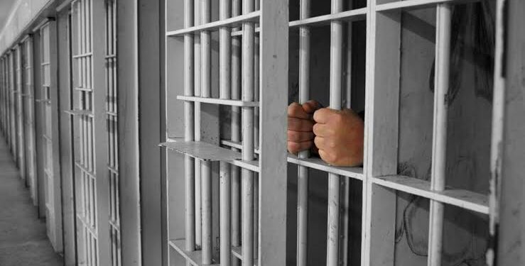 Se quedará en prisión 7 años por abusar de su hijastra
