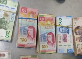 Detienen a persona en posesión de 300 mil pesos en efectivo en Monterrey