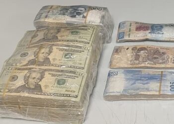 Dos mujeres culichis son detenidas en Toluca con más de un millón de pesos