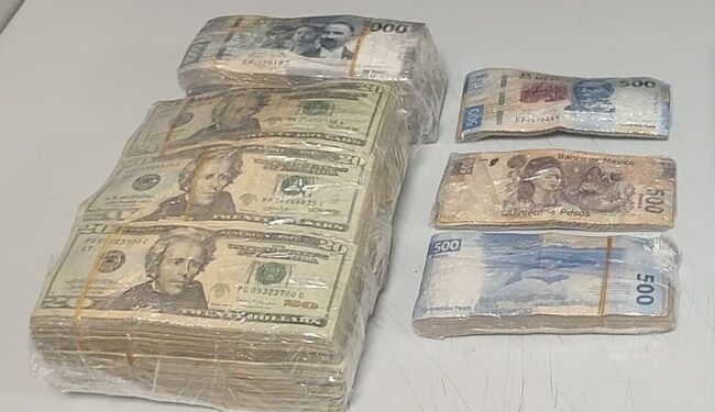 Dos mujeres culichis son detenidas en Toluca con más de un millón de pesos