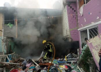 Se registra explosión por acumulación de gas en Neza, hay al menos 3 heridos